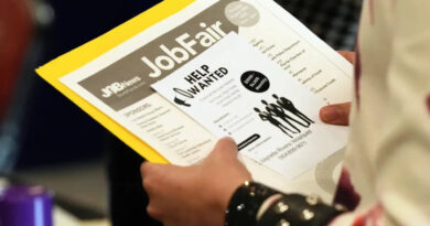 US employers cut 23k jobs amid war strain